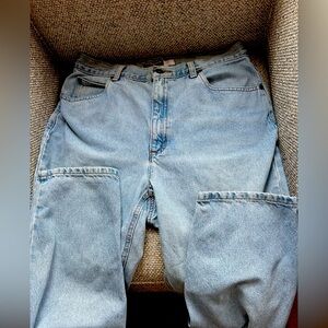 Liz Claiborne retro Light Blue denim Relaxed women’s Jeans. Petite 14 regular